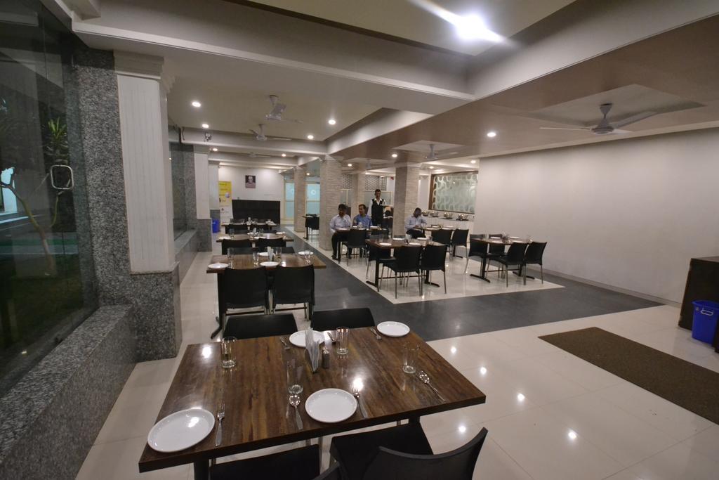 Hotel City Heart Shirdi Εξωτερικό φωτογραφία